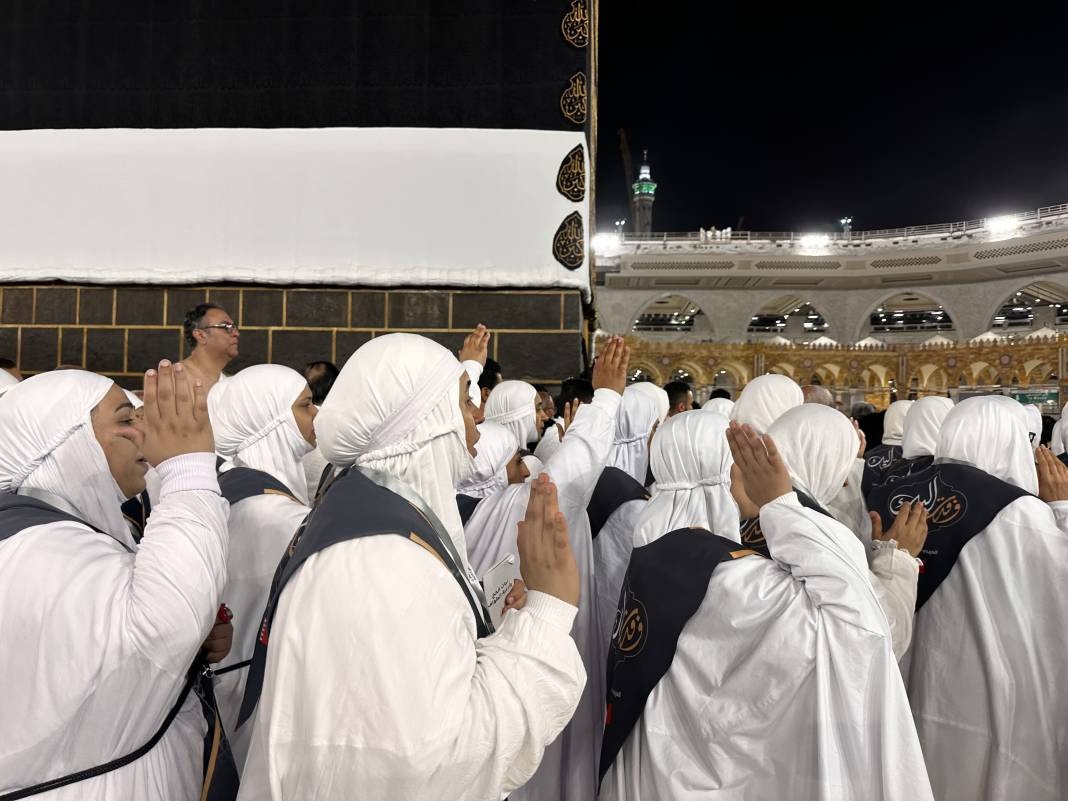 Kabe'nin örtüsü temizlendi - Resim: 18